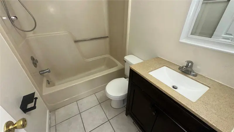 622 Royalty Ct #B, FL