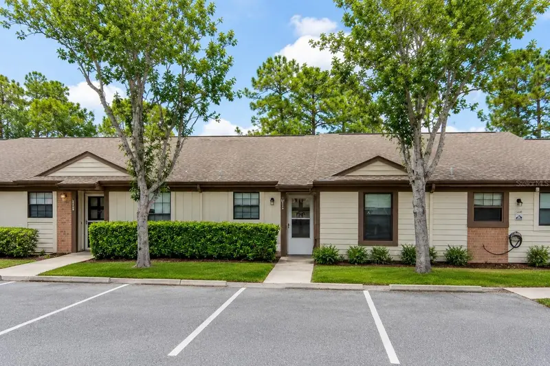 1126 Fairvilla Dr #1126, FL