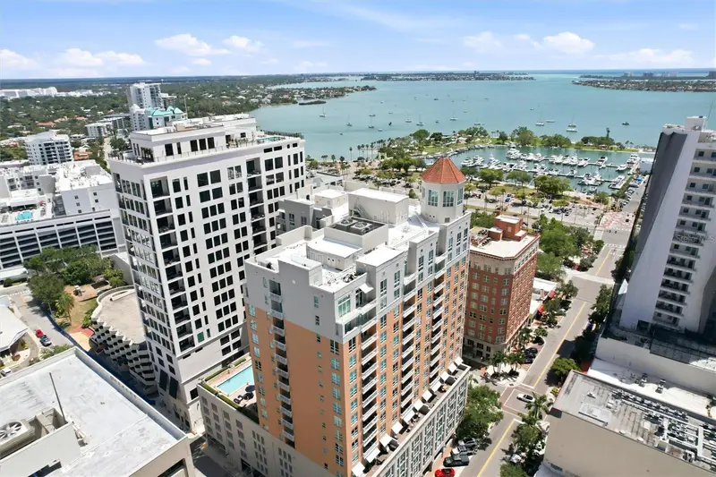 1350 Main St #707, FL