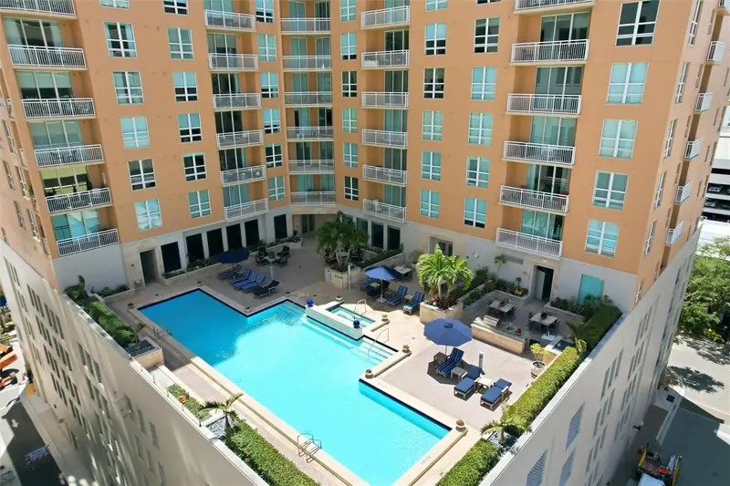 1350 Main St #707, FL