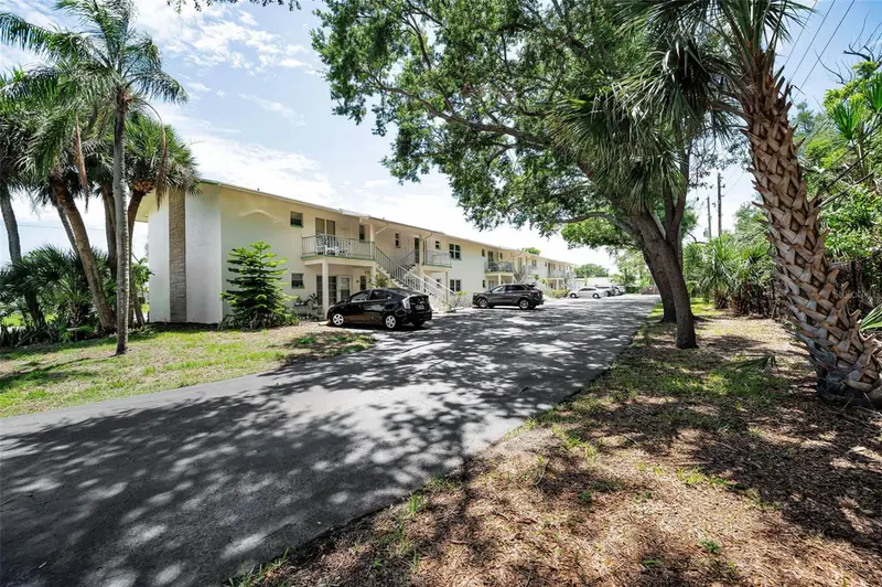 8301 Bardmoor Blvd #109, FL