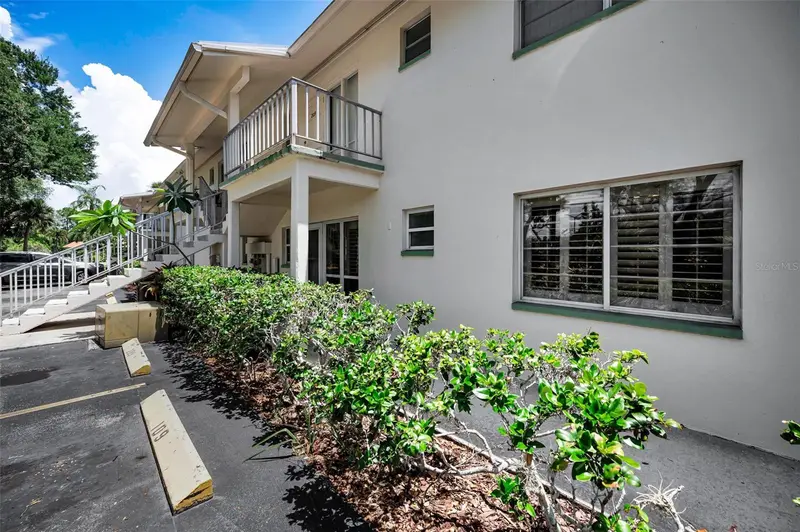 8301 Bardmoor Blvd #109, FL