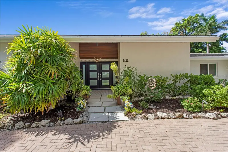 1428 Pine Bay Dr, FL