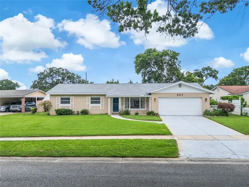 627 Vandenberg St, FL