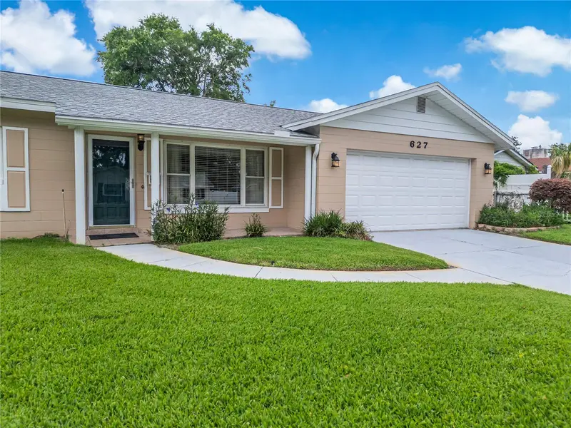 627 Vandenberg St, FL