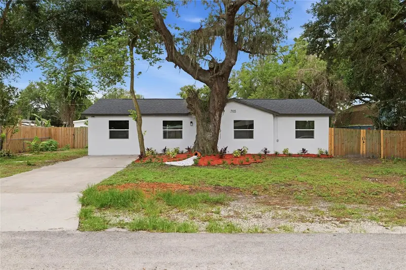 705 E 126th Ave, FL