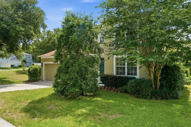 424 Misty Oaks Ln, FL