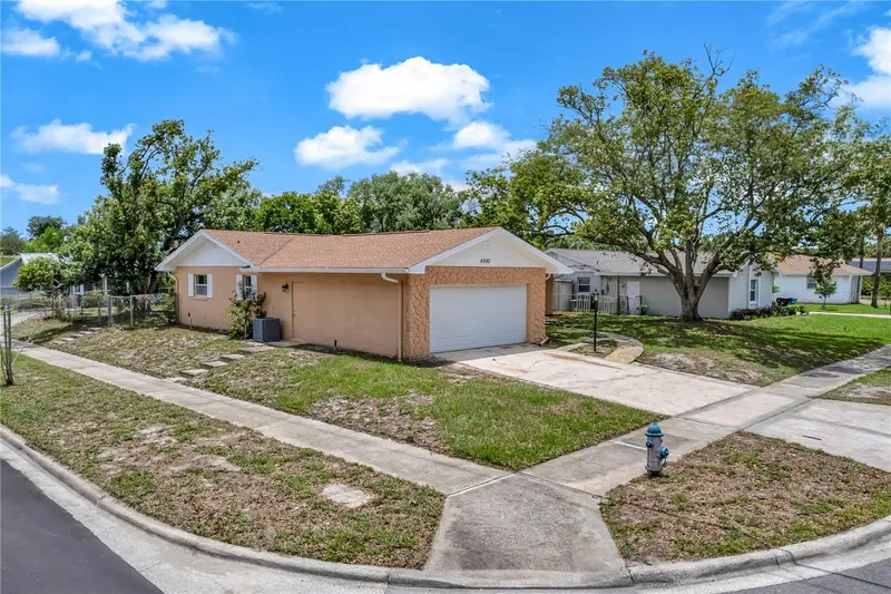 4992 E Wind St, FL