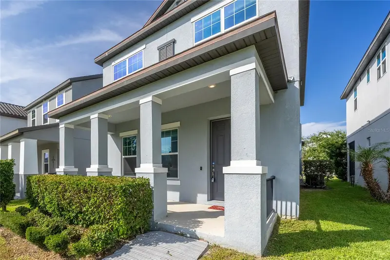 2247 White Feather Loop, FL