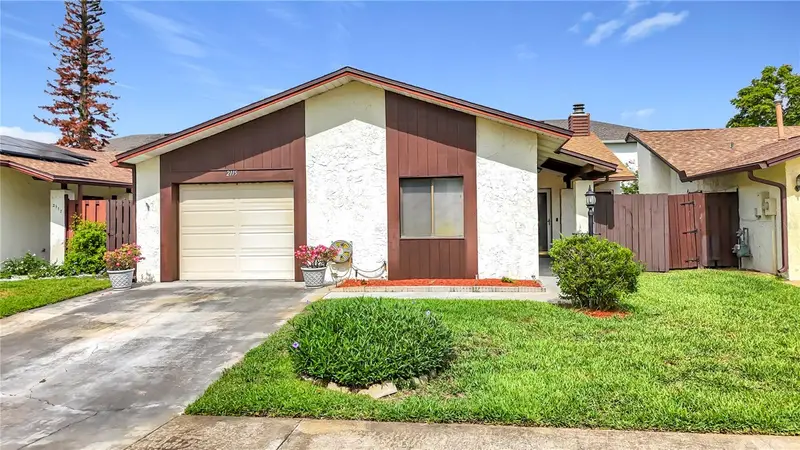 2115 Kings Xing Sw, FL