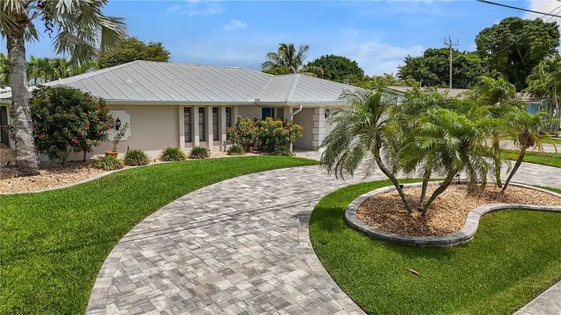 5215 Pelican Blvd, FL