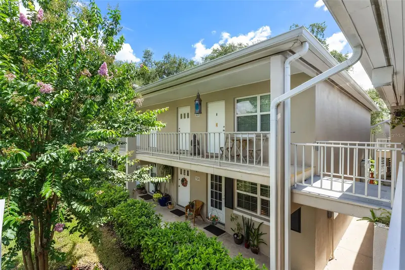 2500 Lee Rd #220, FL