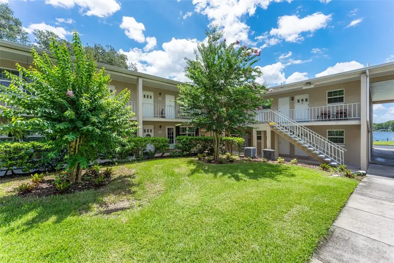 2500 Lee Rd #220, FL
