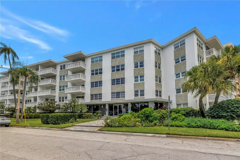 1100 N Shore Dr Ne #307, FL