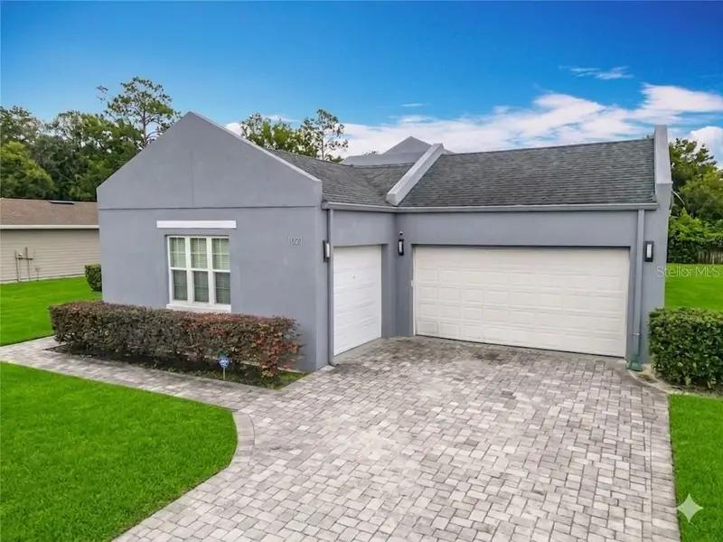 1021 W 25th St, FL