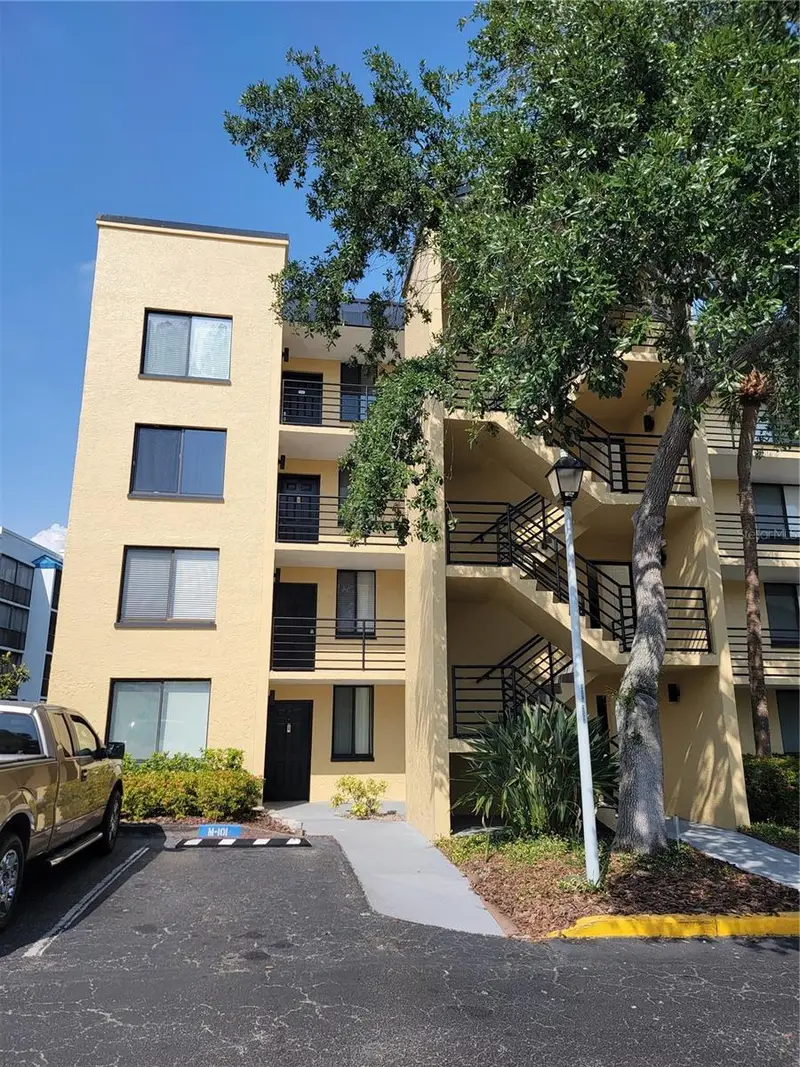 2424 W Tampa Bay Blvd #M-201, FL
