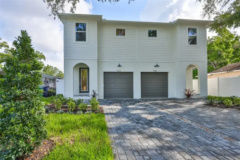 1913 W Beach St, FL