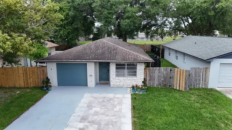 536 Hibiscus Way #7b, FL