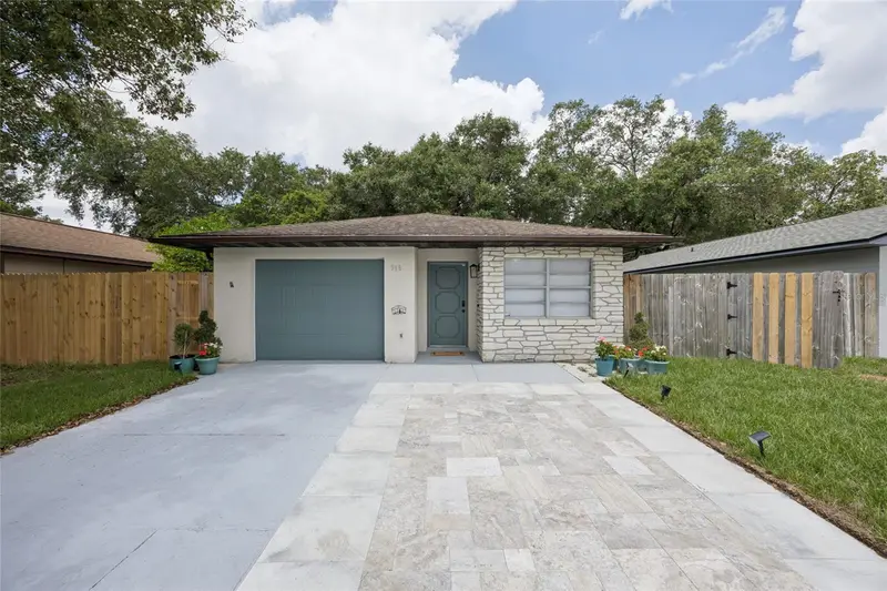 536 Hibiscus Way #7b, FL