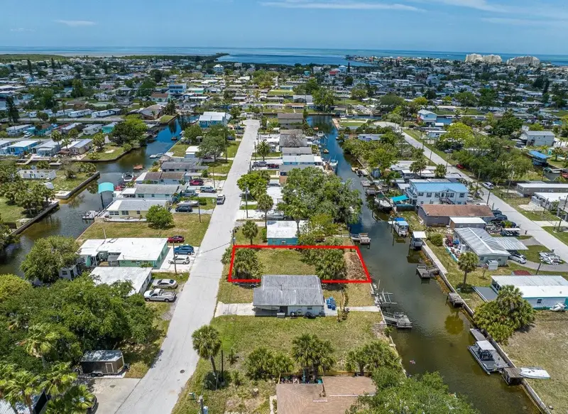 6837 Sanderling Ln, FL
