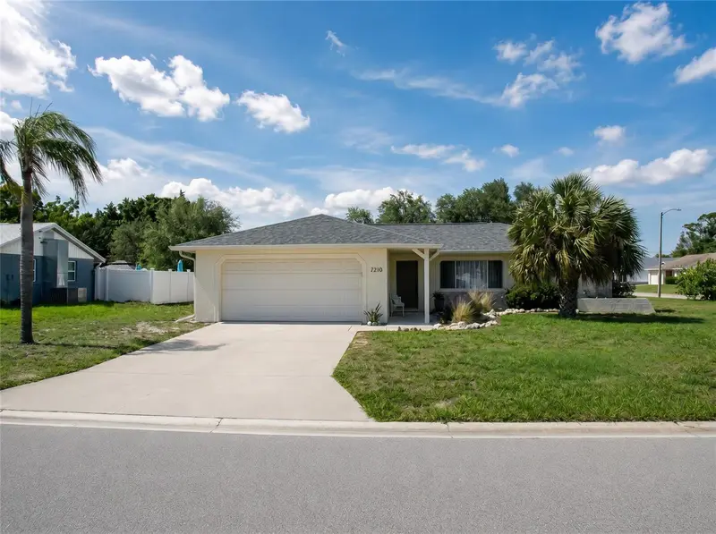 7210 8th Avenue Loop W, FL