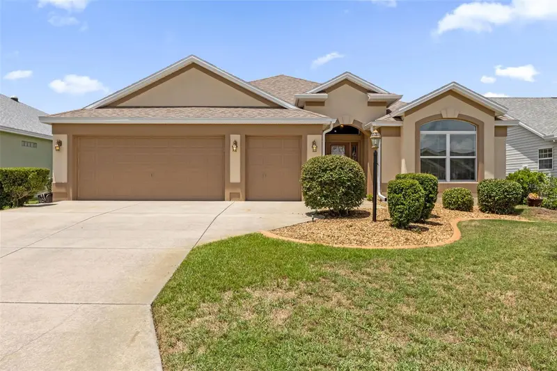 897 Folkstone Way, FL