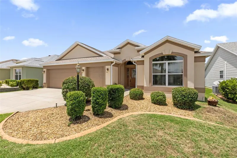 897 Folkstone Way, FL