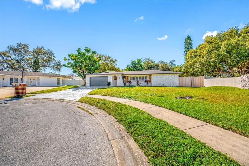 1932 Oro Ct, FL