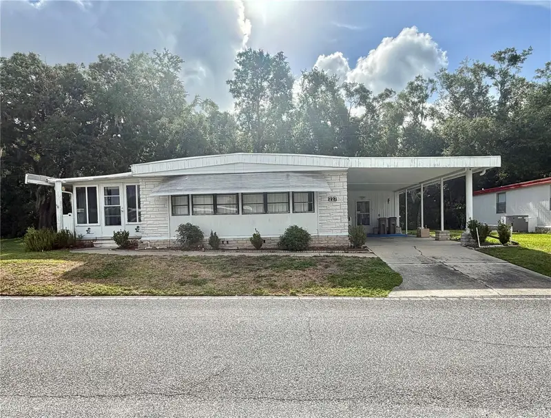 227 Aspen Cir, FL