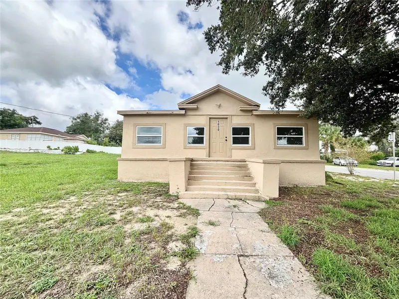 1020 E Main St, FL