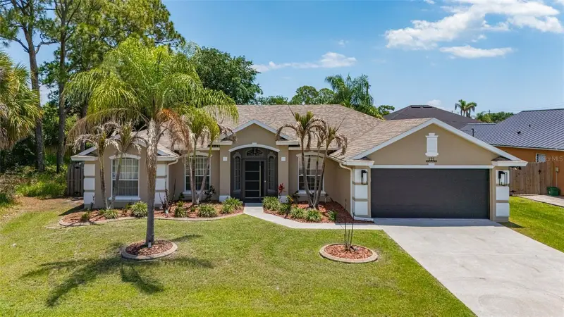 121 Nadell Ave Nw, FL