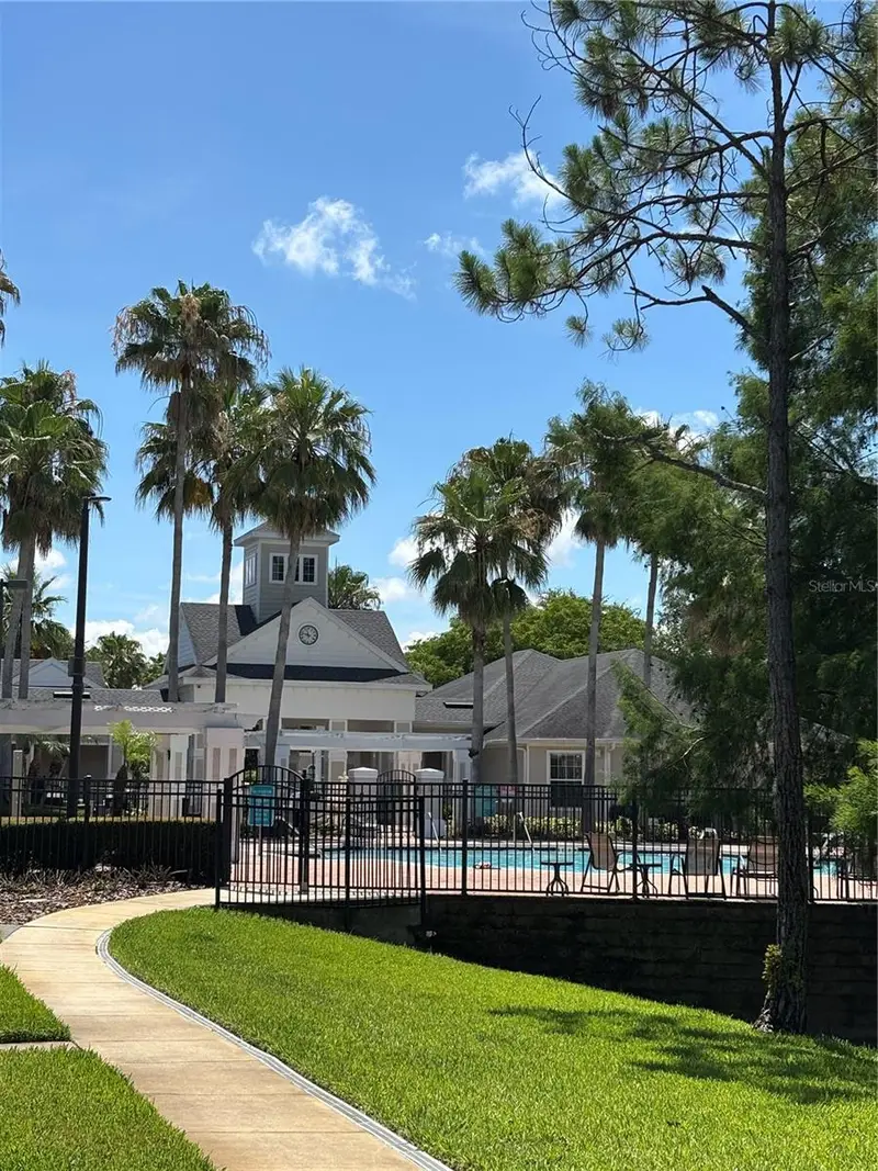 143 Southern Pecan Cir #207, FL