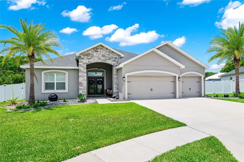 1061 Sandpiper Loop, FL