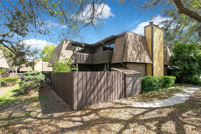 611 Olympic Dr #4b, FL