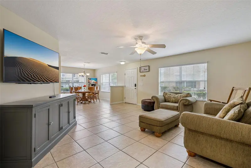 450 Carina Cir, FL