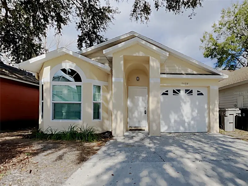 1604 Chatham Cir, FL