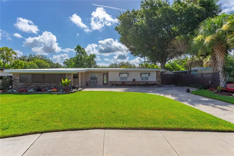 1327 Roscomare Ave, FL