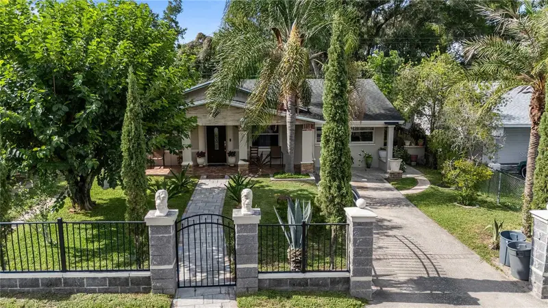 37253 Safari Dr, FL