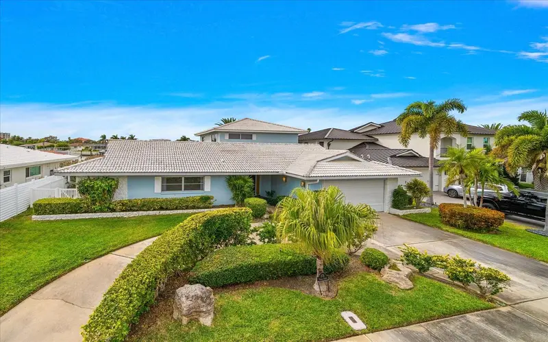 878 Harbor Is, FL