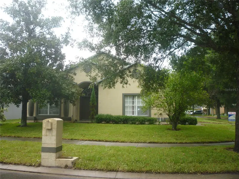 150 Knights Hollow Dr, FL