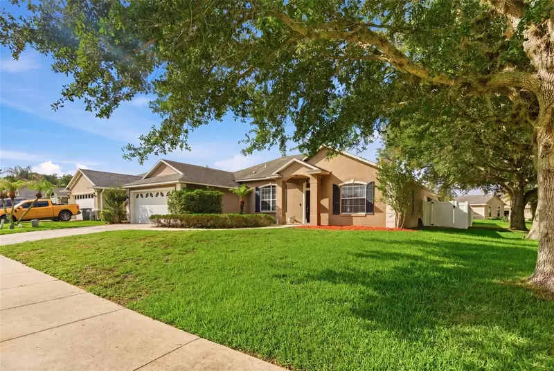 896 Princeton Dr, FL