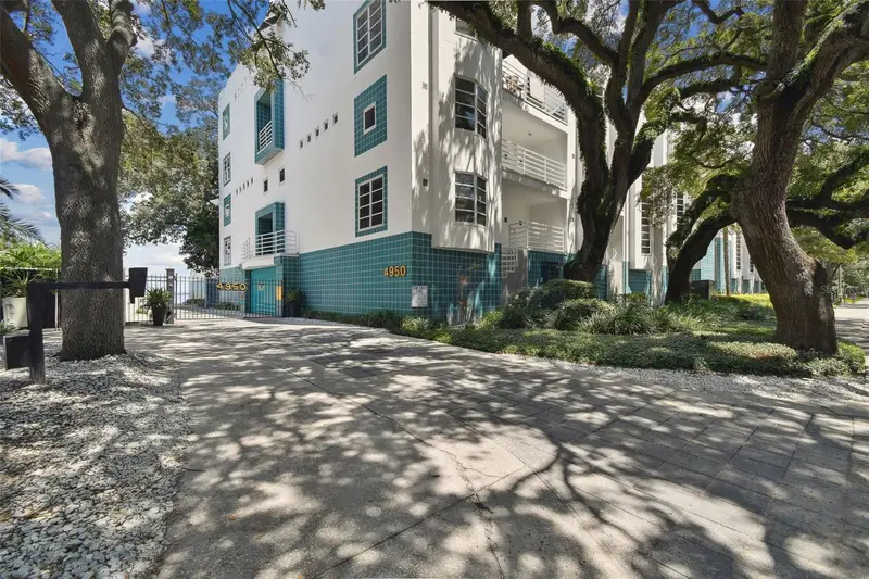 4950 Bayshore Blvd #30, FL