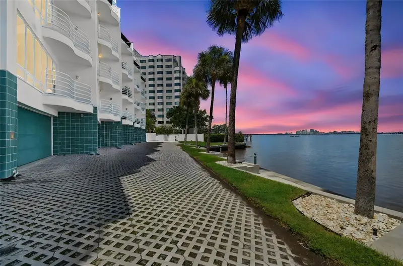 4950 Bayshore Blvd #30, FL