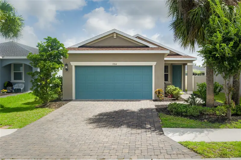 5714 Los Robles Ct, FL