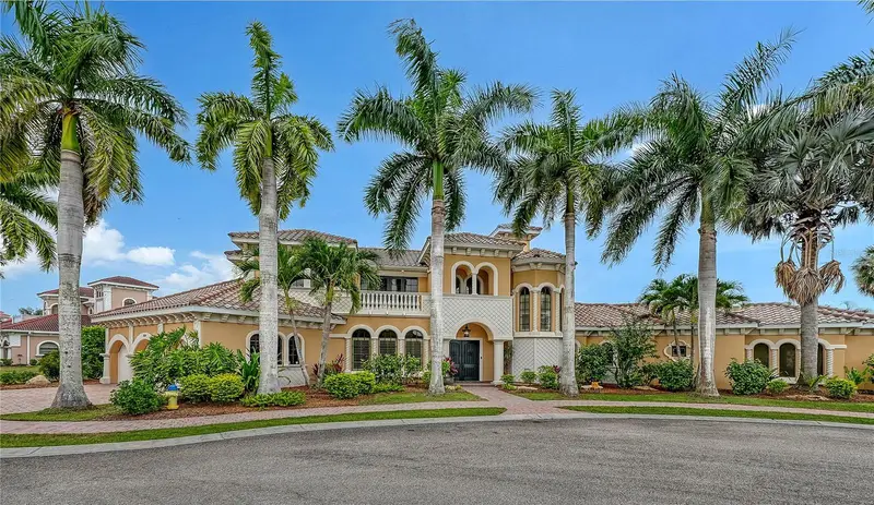 1630 Assisi Dr #18, FL