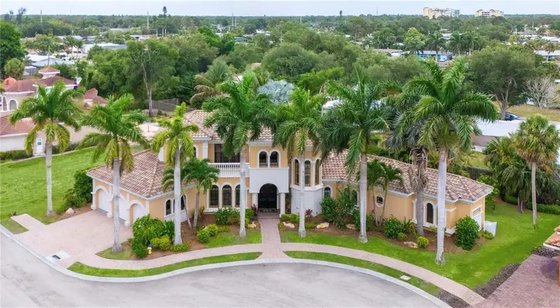 1630 Assisi Dr #18, FL