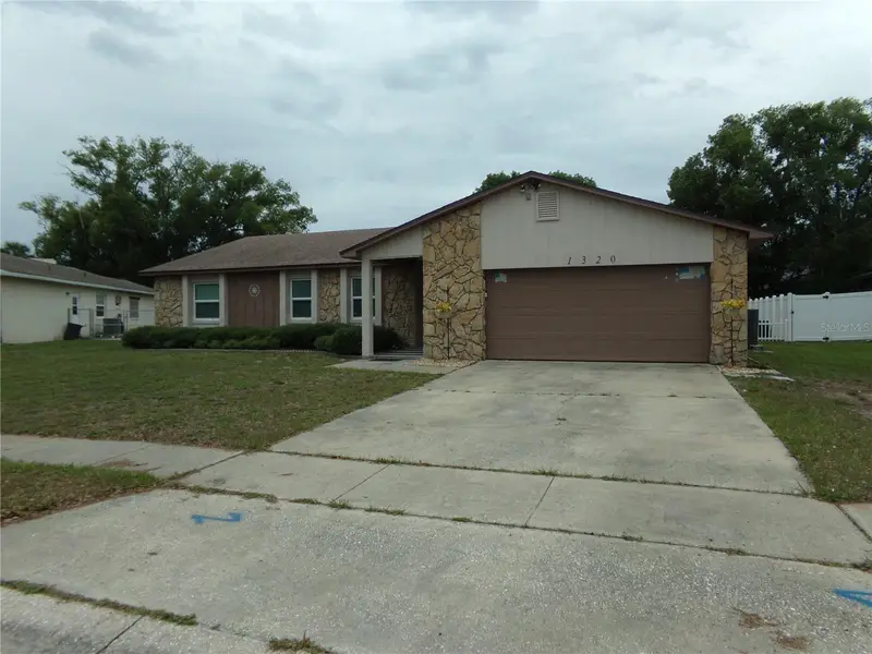 1320 Gladiolas Dr, FL