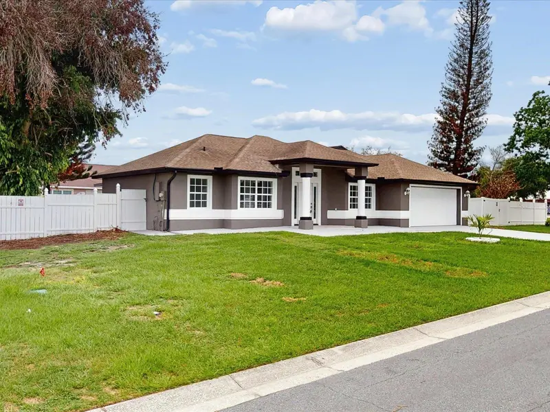 2401 Bel Air Cir, FL
