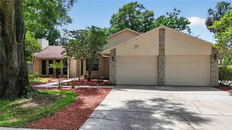 207 Pinecrest Rd, FL