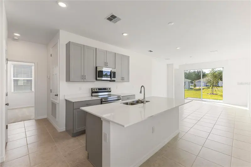 2031 Anthem Dr, FL